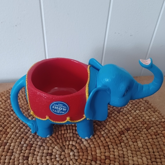 Ringling Circus Elephant Mug - 2001 - Picture 8 of 9